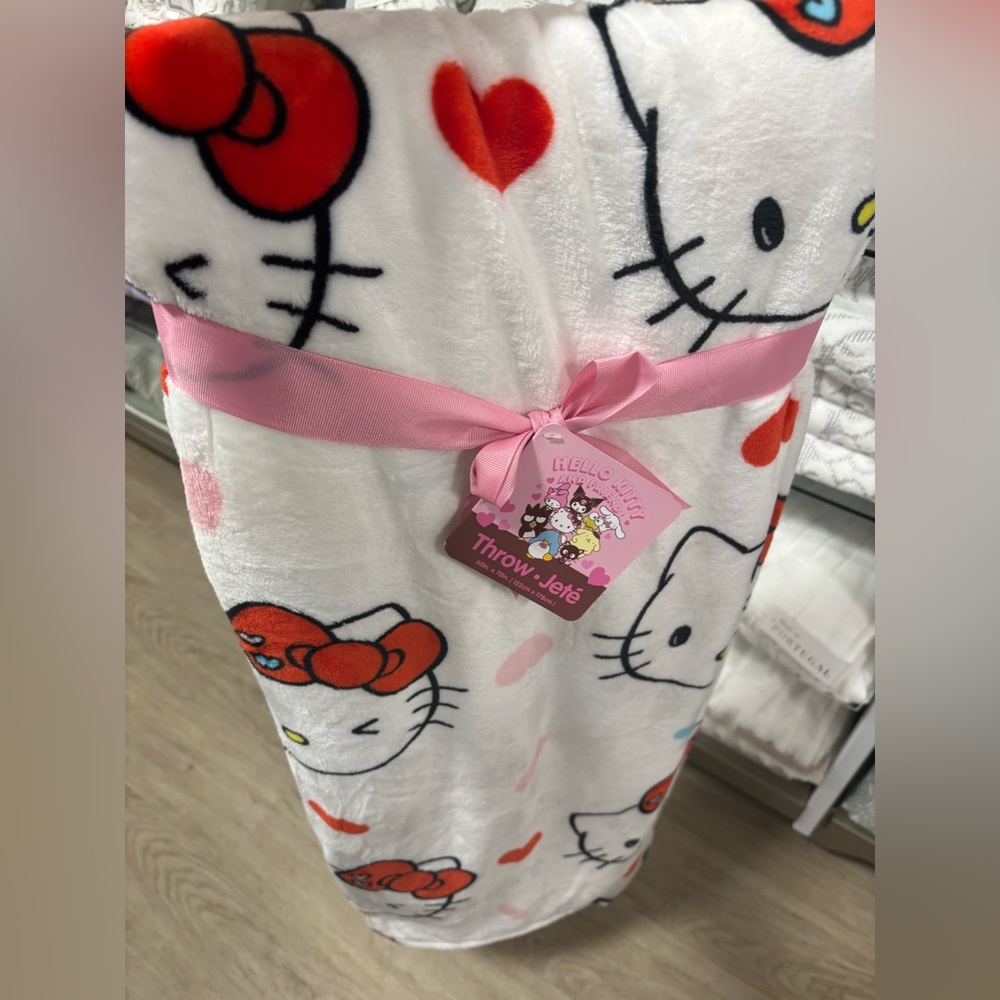 Hello kitty valentines blanket